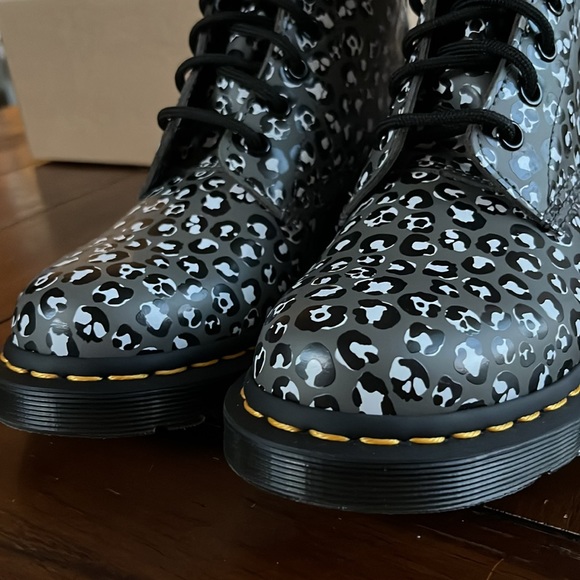 Dr. Martens 1460 Smooth Leather Boot GREY LEOPARD US 7 Women , 6 Men (Unisex)